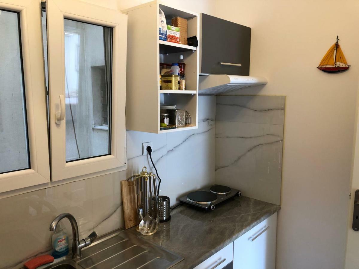 Metaxourgio Spacious Two Bedroom Apartment Athen Eksteriør bilde